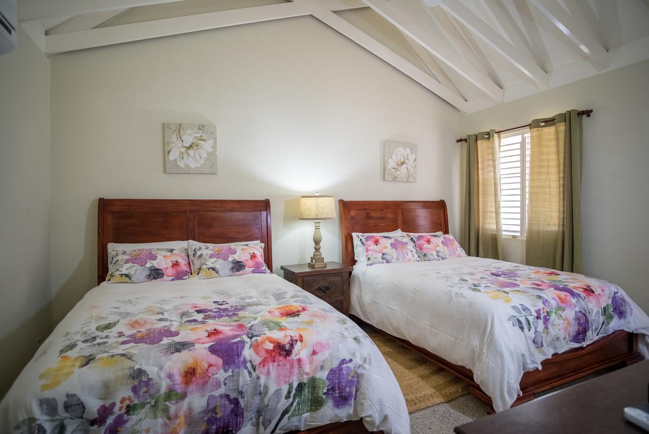 Sunspot Villa Runaway Bay Esterno foto
